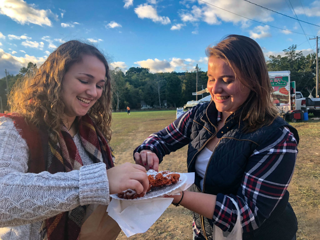 Students and community members enjoyed crafts, music, and apple-based foods during the first two weekends of October (Photo Gabi Eglinton/The Gettysburgian).