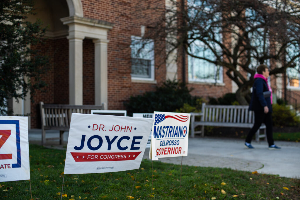 Campaign signs outside of CUB (Photo Will Oehler/The Gettysburgian Staff)