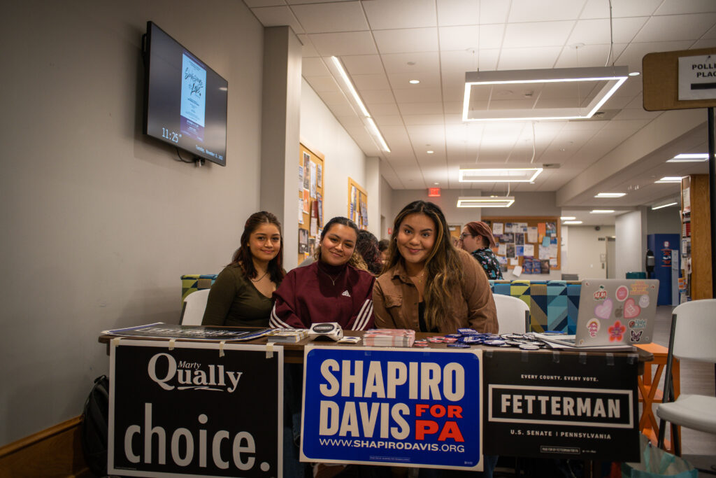 Students campaigning for Democratic candidates in CUB (Photo Will Oehler/The Gettysburgian Staff)