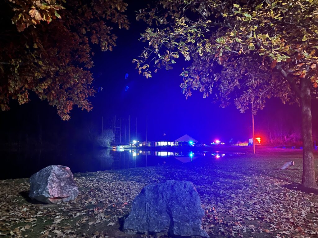 A vehicle was pulled out of Quarry Pond on Thursday, Nov. 3, 2022 (Photo Katie Oglesby/The Gettysburgian)