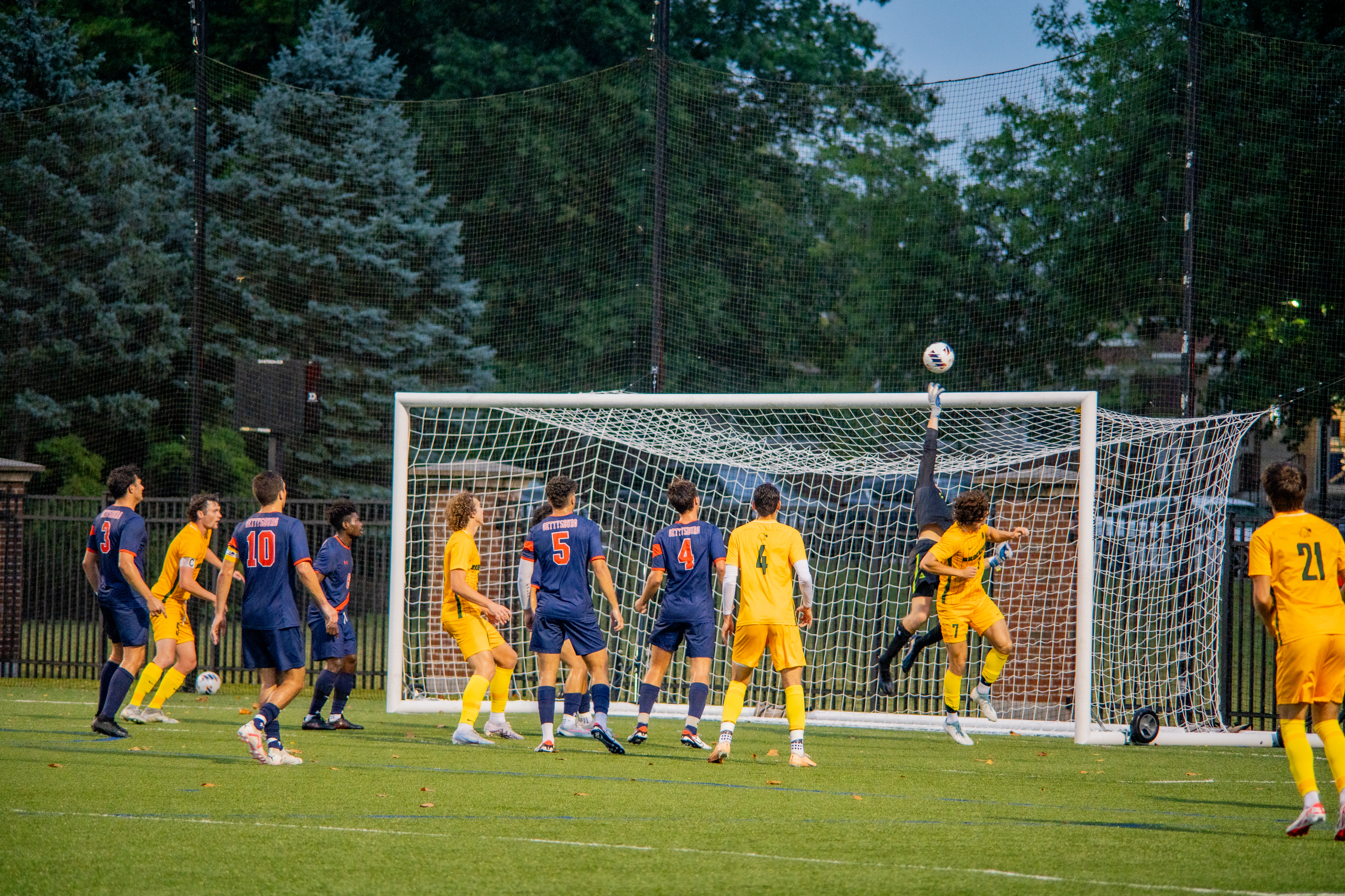 Goalie Kevin Muhic ’24 saving a shot. (Photo Will Oehler/The Gettysburgian)
