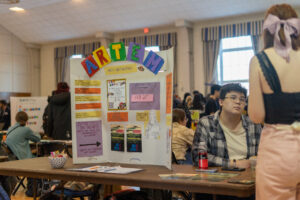 A representative from Artem speaks to an interested student. (Photo William Oehler/The Gettysburgian)