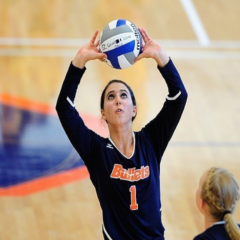 Women’s volleyball split in Hampton Inn Crusader Classic