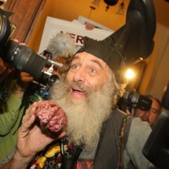 Vermin Supreme focuses campus visit on free speech